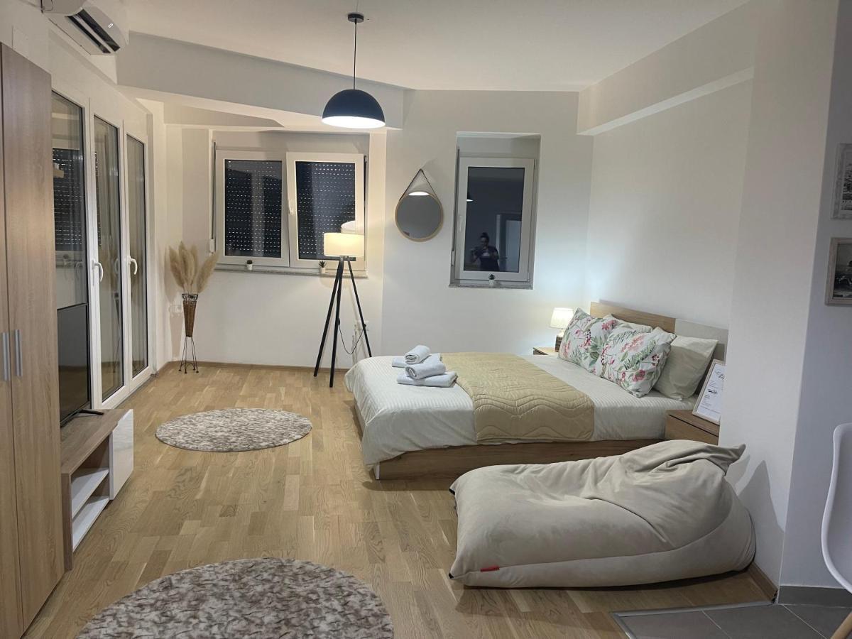 R&B Apartment City Center โอครีด ภายนอก รูปภาพ