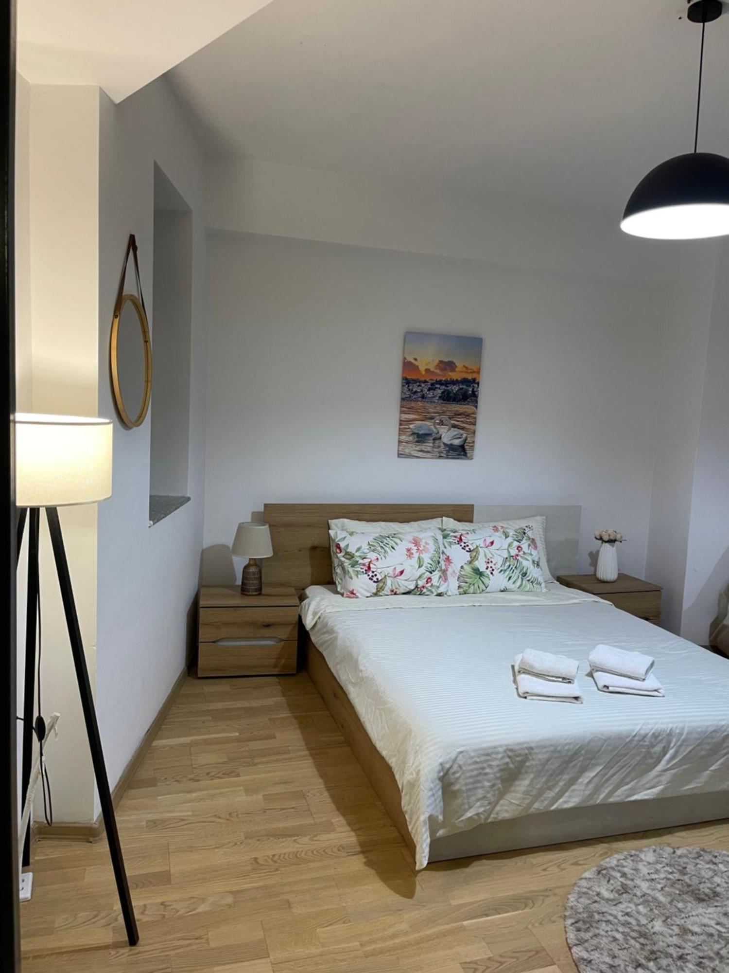 R&B Apartment City Center โอครีด ภายนอก รูปภาพ